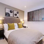 Stylish 2Br City Apartment Free Parking & Terrace Appartement *