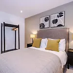 Appartement Stylish 2Br City Apartment Free Parking & Terrace *