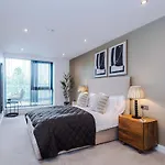 Stylish 2Br City Apartment Free Parking & Terrace Appartement *