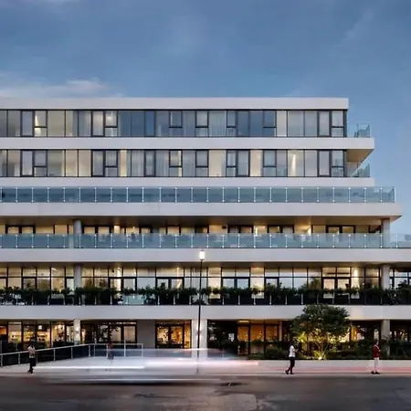 Chic 2 Bed With Terrace & Parking * Leeds (West Yorkshire)