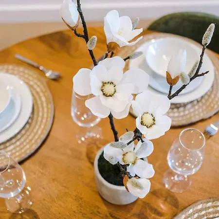 Appartement Chic 2 Bed With Terrace & Parking