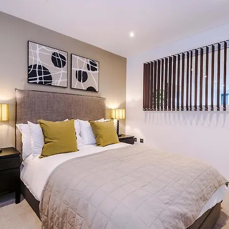 Stylish 2br Free Parking & Terrace Apartament *