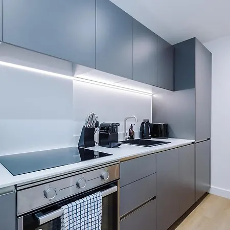 Stylish 2br Free Parking & Terrace * Leeds (West Yorkshire)