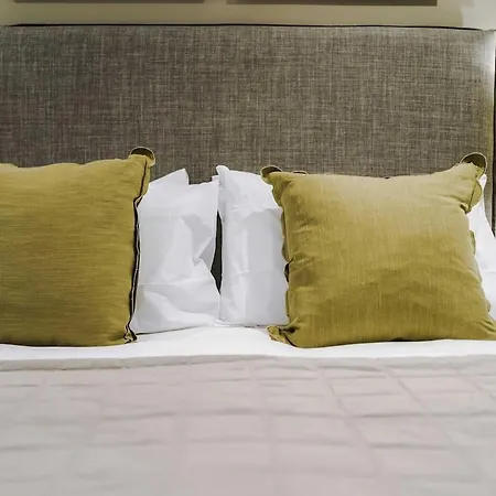 Chic 2 Bed With Terrace & Parking Apartament Leeds (West Yorkshire)