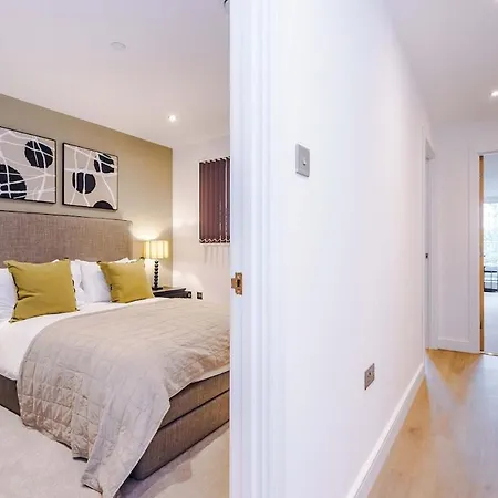 Apartament Chic 2 Bed With Terrace & Parking Leeds (West Yorkshire)