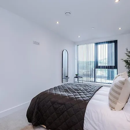 Stylish 2br Free Parking & Terrace *