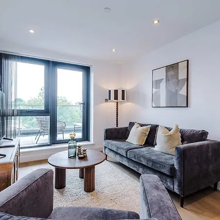 Stylish 2br Free Parking & Terrace *