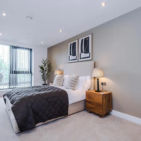 شقة Stylish 2br Free Parking & Terrace *