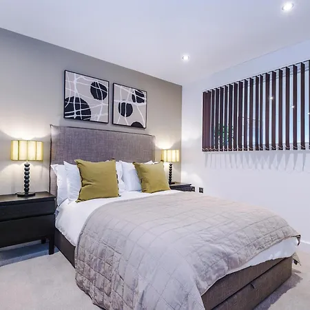 شقة Stylish 2br Free Parking & Terrace *