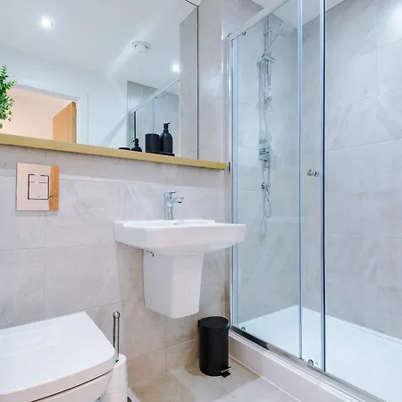 Stylish 2br Free Parking & Terrace شقة *