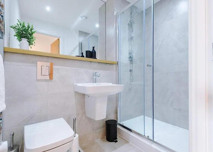 Chic 2 Bed With Terrace & Parking *