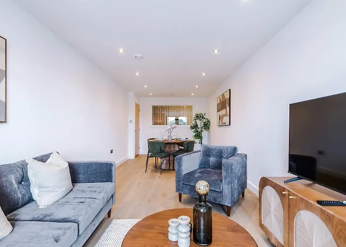 Chic 2 Bed With Terrace & Parking Apartament