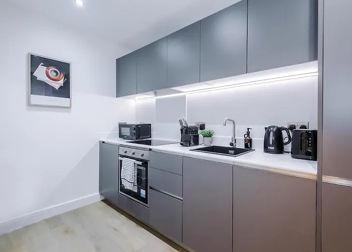 Apartament Chic 2 Bed With Terrace & Parking