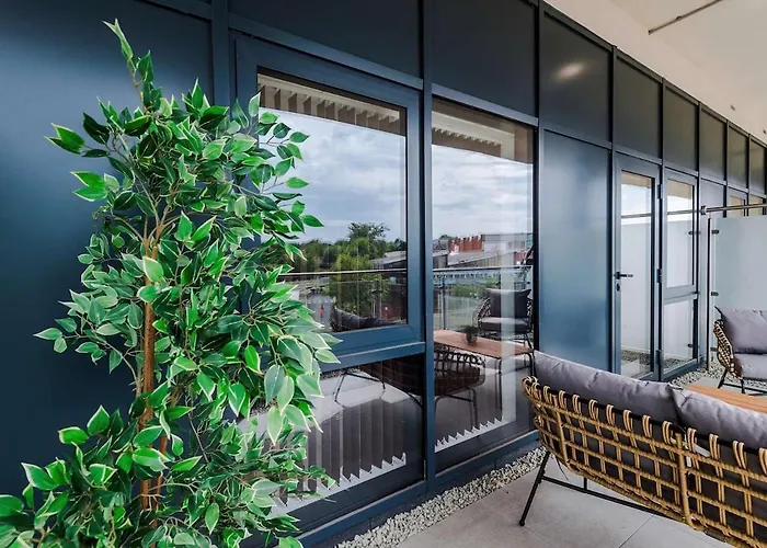 Апартаменти Chic 2 Bed With Terrace & Parking Лідс