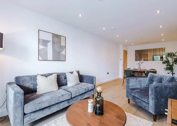 Chic 2 Bed With Terrace & Parking *