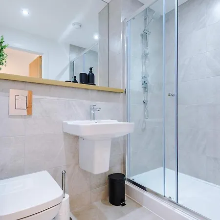Stylish 2br Free Parking & Terrace *