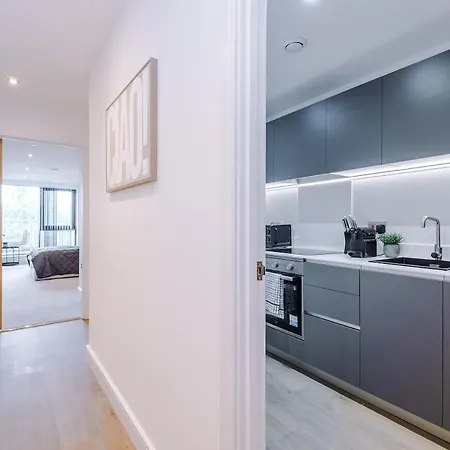 Lejlighed Stylish 2br Free Parking & Terrace