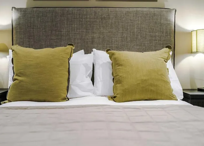 Chic 2 Bed With Terrace & Parking Appartement Leeds (West Yorkshire)