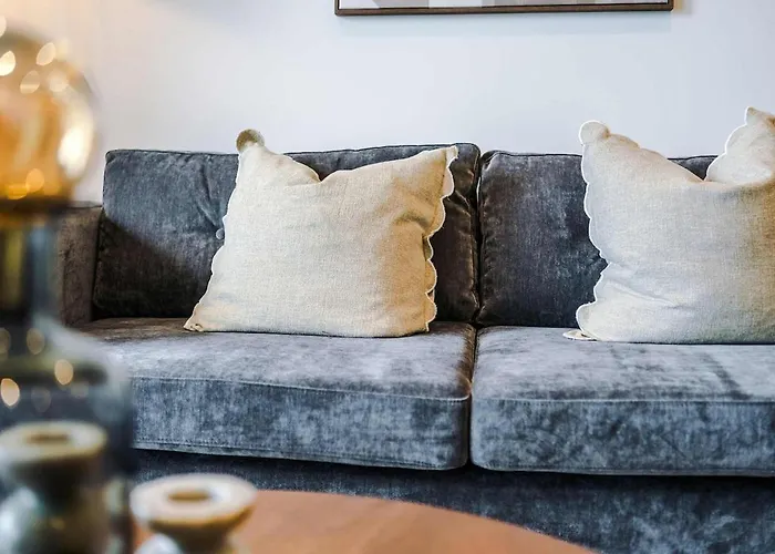 Chic 2 Bed With Terrace & Parking