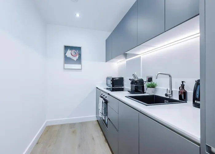 Chic 2 Bed With Terrace & Parking *