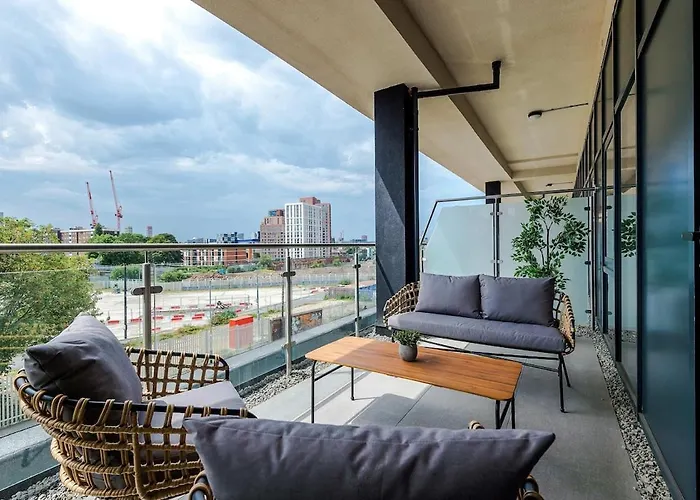 Chic 2 Bed With Terrace & Parking Appartement Leeds (West Yorkshire)