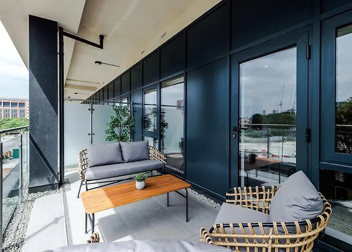 Chic 2 Bed With Terrace & Parking